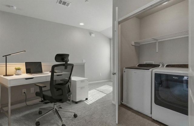 516 E Slaughter LN 2402, Austin, TX 78744