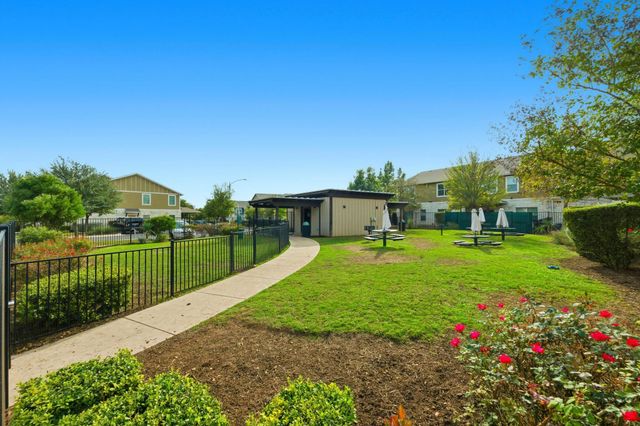 516 E Slaughter LN 2402, Austin, TX 78744