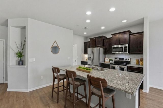 516 E Slaughter LN 2402, Austin, TX 78744