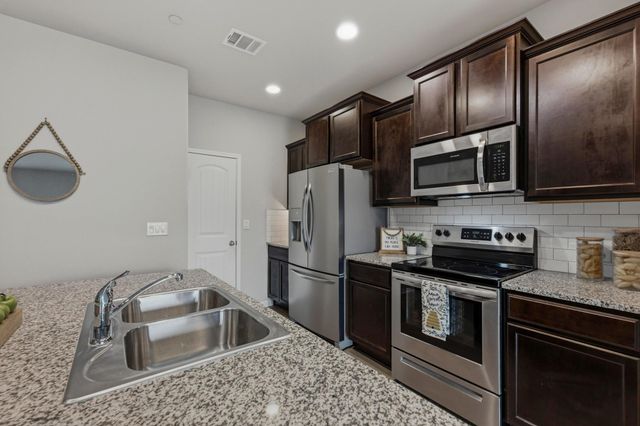 516 E Slaughter LN 2402, Austin, TX 78744