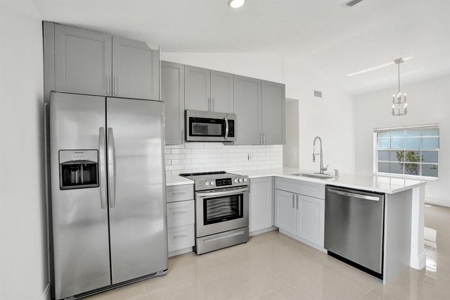 17866 SW 10th Lane, Pembroke Pines, FL 33029