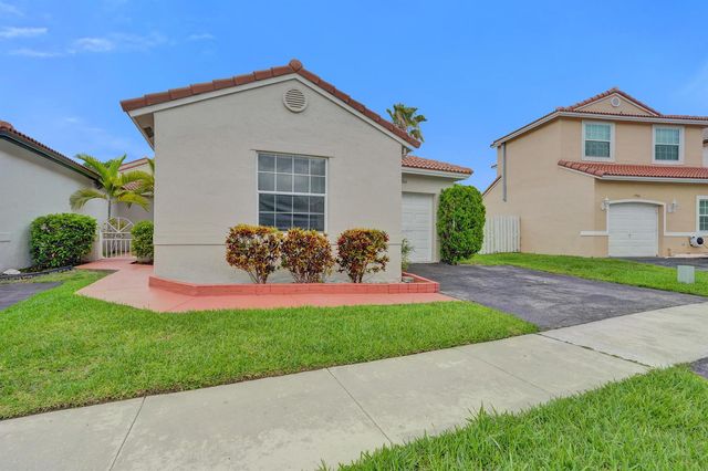 17866 SW 10th Lane, Pembroke Pines, FL 33029