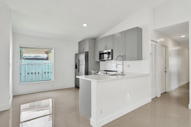 17866 SW 10th Lane, Pembroke Pines, FL 33029