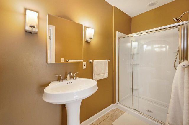 221 Clovernook LANE, Fox Point, WI 53217
