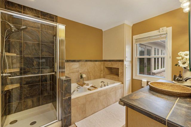 221 Clovernook LANE, Fox Point, WI 53217