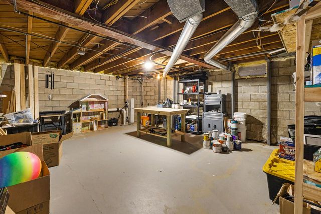 221 Clovernook LANE, Fox Point, WI 53217