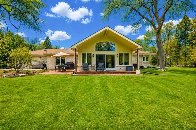 221 Clovernook LANE, Fox Point, WI 53217
