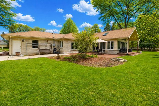 221 Clovernook LANE, Fox Point, WI 53217