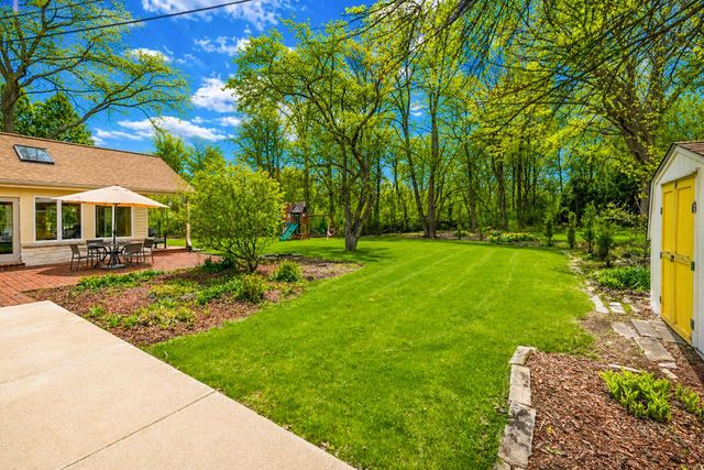 221 Clovernook LANE, Fox Point, WI 53217