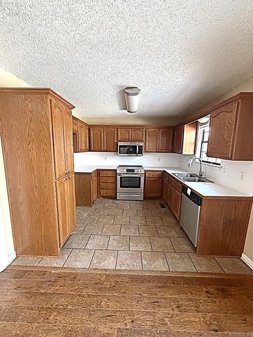 2700 Crystal Lake Road, Alexander, AR 72002