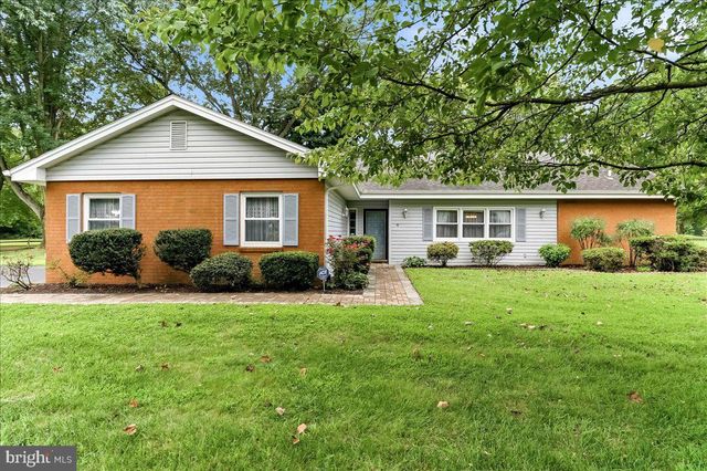 1 W FAIRWAYS CIR, Smyrna, DE 19977