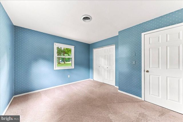 1 W FAIRWAYS CIR, Smyrna, DE 19977
