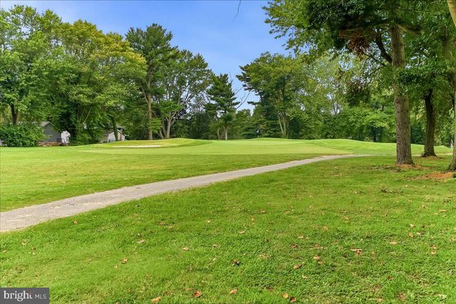 1 W FAIRWAYS CIR, Smyrna, DE 19977