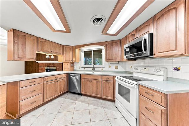 1 W FAIRWAYS CIR, Smyrna, DE 19977