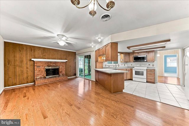 1 W FAIRWAYS CIR, Smyrna, DE 19977