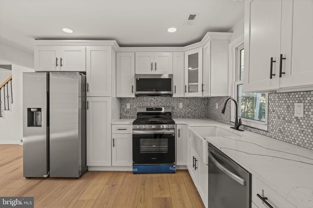151 MOORE AVE, Barrington, NJ 08007