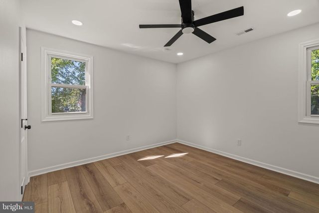 151 MOORE AVE, Barrington, NJ 08007