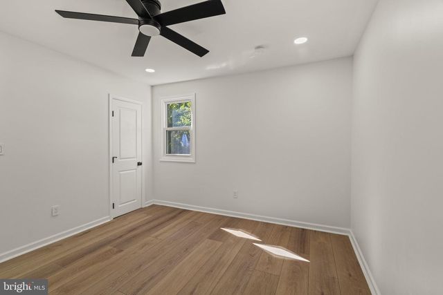 151 MOORE AVE, Barrington, NJ 08007