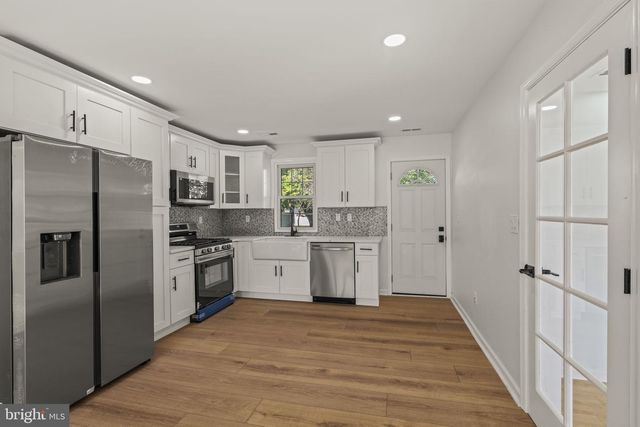 151 MOORE AVE, Barrington, NJ 08007