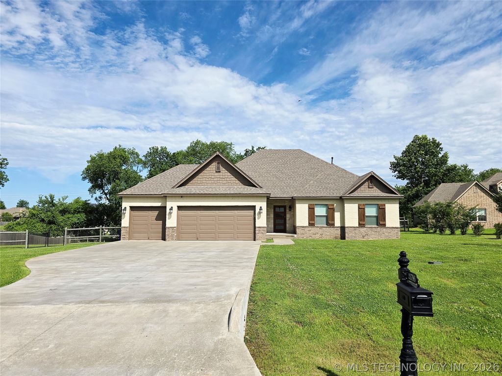 21796 Summit Trail, Claremore, OK 74019