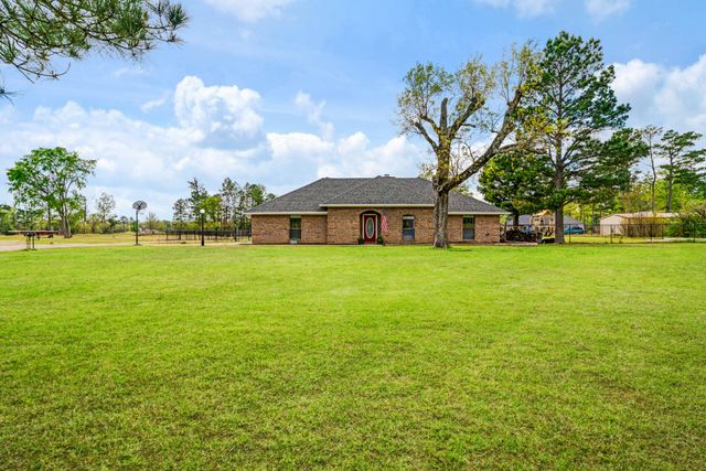 32 County Road 35940, Powderly, TX 75473