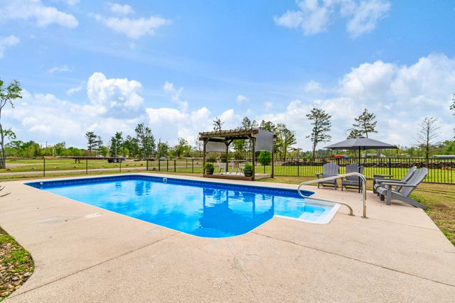 32 County Road 35940, Powderly, TX 75473