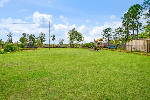32 County Road 35940, Powderly, TX 75473