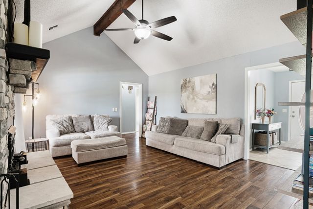 32 County Road 35940, Powderly, TX 75473