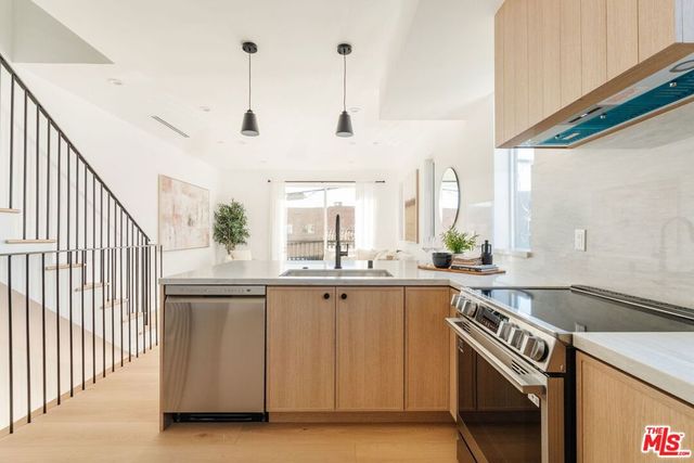 6763 Lexington Avenue 2, Los Angeles, CA 90038