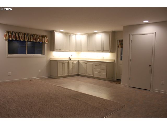911 CUMMINGS Ln, Keizer, OR 97303
