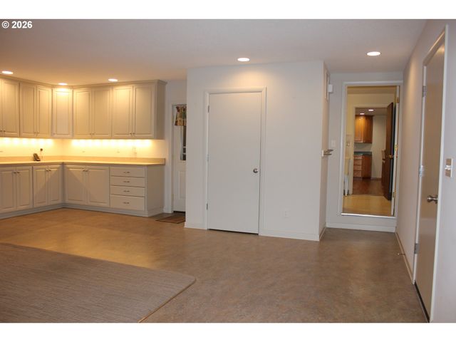911 CUMMINGS Ln, Keizer, OR 97303