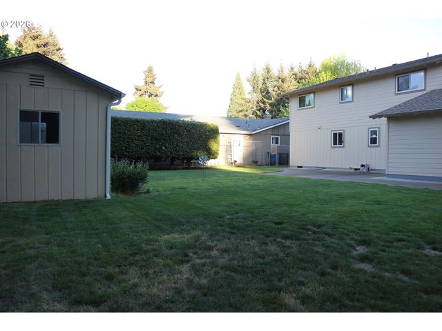 911 CUMMINGS Ln, Keizer, OR 97303