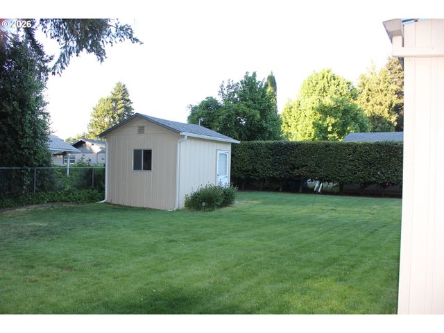 911 CUMMINGS Ln, Keizer, OR 97303
