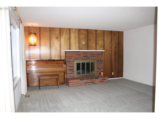 911 CUMMINGS Ln, Keizer, OR 97303