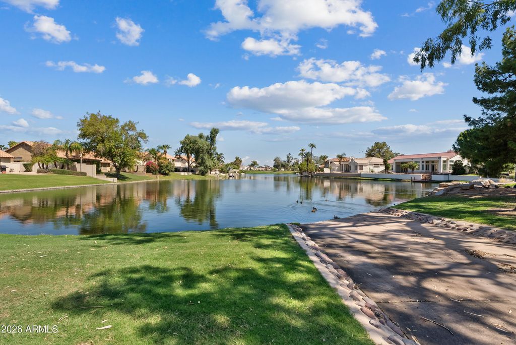 3928 S HOLLYHOCK Place, Chandler, AZ 85248 — photo 4