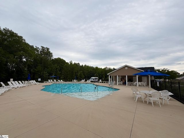 818 Cranbrook Drive, Woodruff, SC 29388