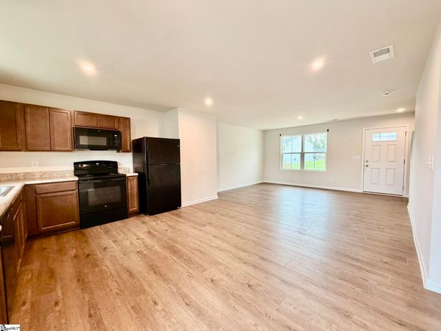 818 Cranbrook Drive, Woodruff, SC 29388