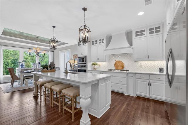 9363 Lind Road, Lenexa, KS 66219