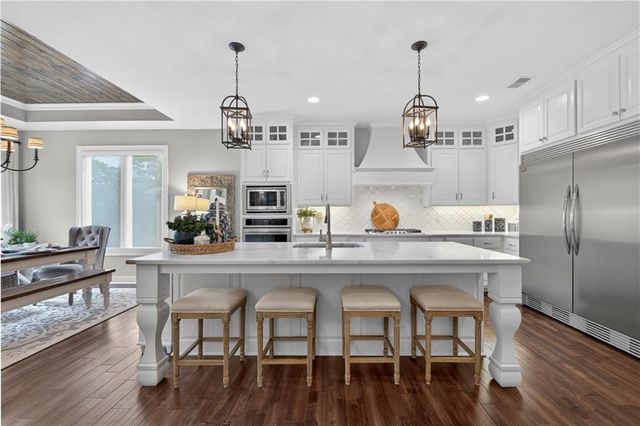 9363 Lind Road, Lenexa, KS 66219