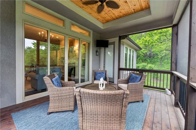 9363 Lind Road, Lenexa, KS 66219