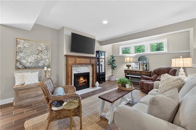 9363 Lind Road, Lenexa, KS 66219