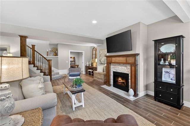 9363 Lind Road, Lenexa, KS 66219