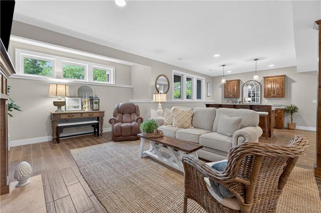 9363 Lind Road, Lenexa, KS 66219