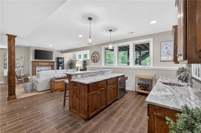 9363 Lind Road, Lenexa, KS 66219