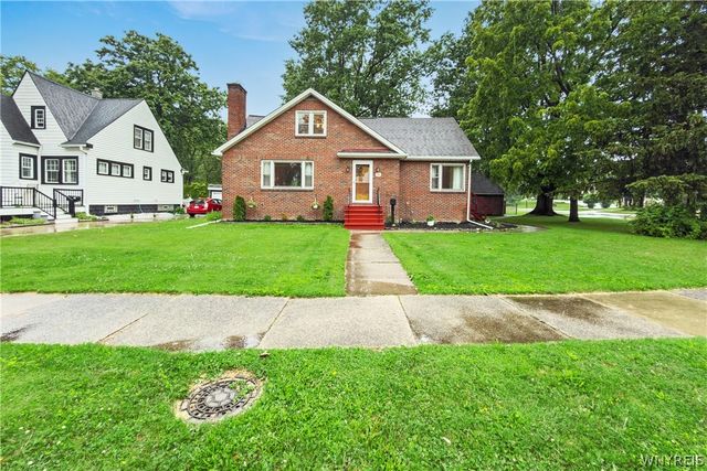 11 South Shore Boulevard, Lackawanna, NY 14218