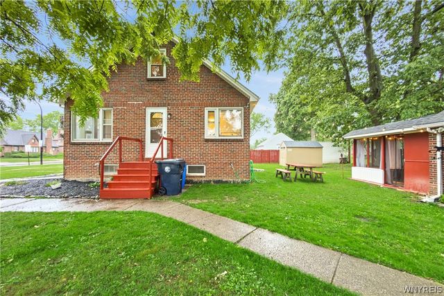 11 South Shore Boulevard, Lackawanna, NY 14218
