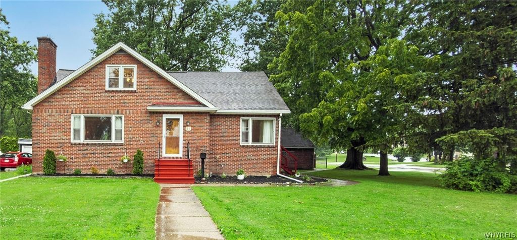 11 South Shore Boulevard, Lackawanna, NY 14218