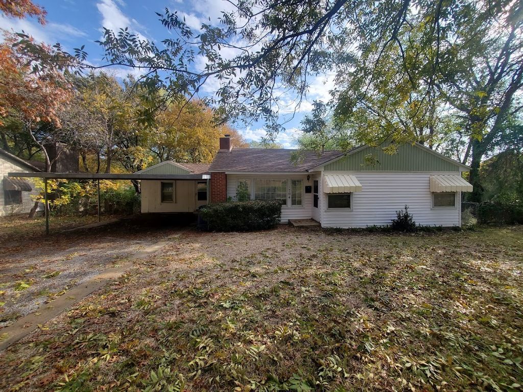 1704 Brook Hollow Drive, Fort Worth, TX 76114