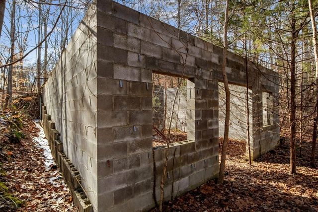 1899 Old Lock a Rd, Charlotte, TN 37036