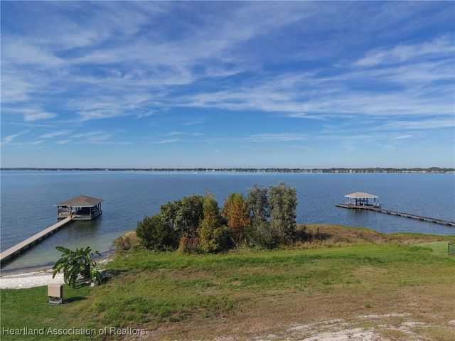 538 Sunset Pointe Drive, Lake Placid, FL 33852